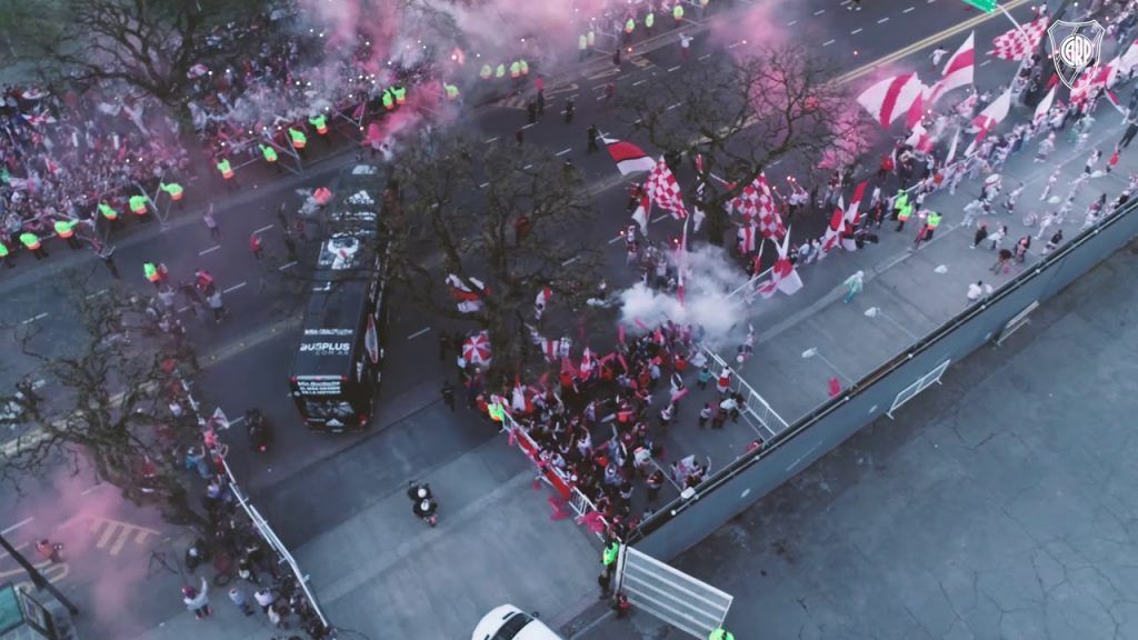 (VIDEO) ¡Banderazo Monumental desde el aire! 🤩♥️