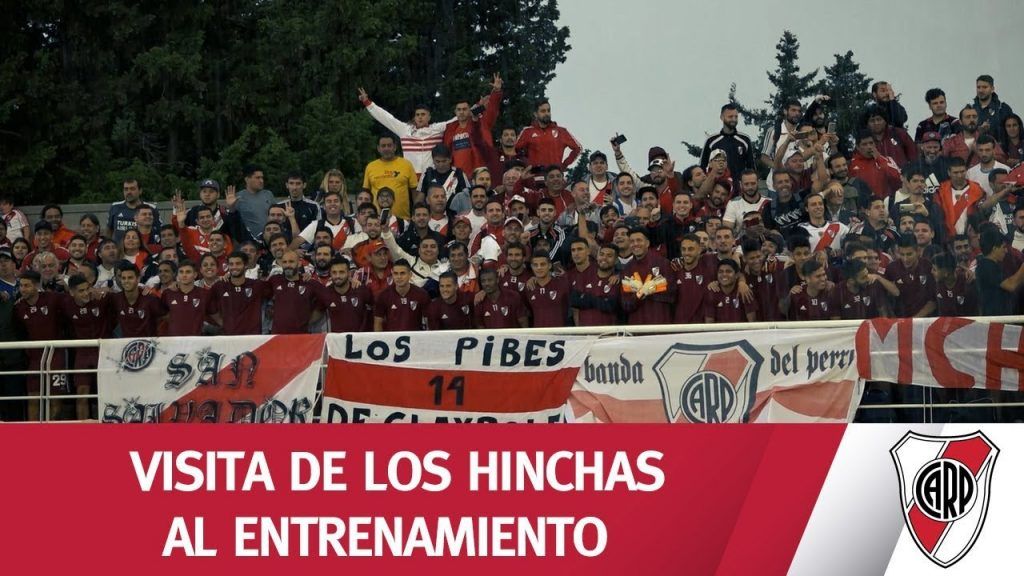 (VIDEO) ¡VISITA DE LUJO! Los hinchas que viajaron a Lima visitaron el entrenamiento en Ezeiza