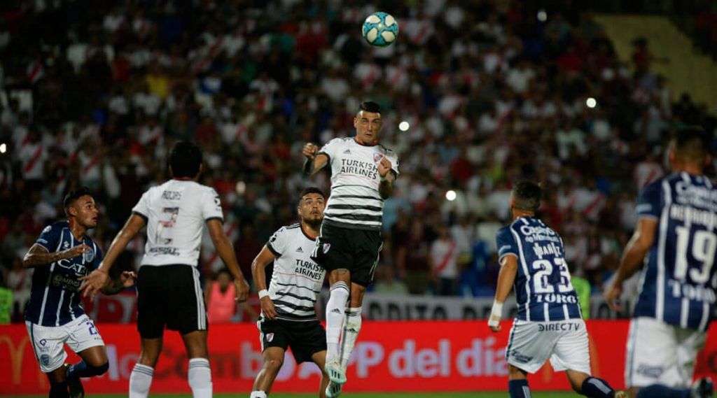 Superliga: River venció a Godoy Cruz en Mendoza y se subió a la cima en Soledad
