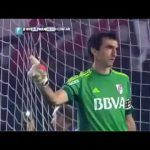 Barovero ataja penal a Gigliotti