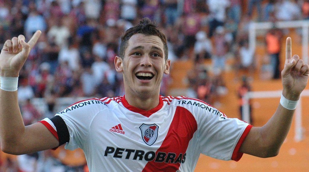 La hazaña del Ex River Lucas Ocampos, marcó, atajó y regaló la victoria
