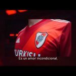 (VIDEO) NUEVA CAMISETA DE RIVER – "Acá, allá, EN TODOS LADOS"  🤍❤️🤍