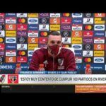 Armani en conferencia de prensa.