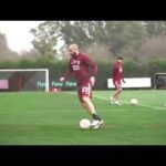 Pinola, mano a mano y gol.