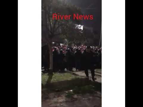 Así te pega la policía.