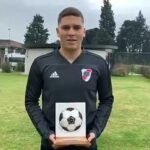 Juanfer agradeció su premio.