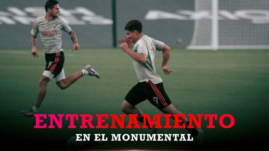 (VIDEO) Tarde de fútbol bajo el agua 🌩️😁