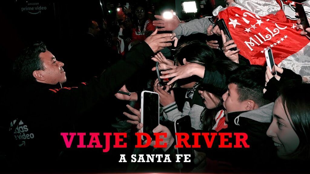(VIDEO) ✈️ ¡Recibimiento a lo River en Santa Fe! 🤩
