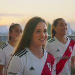 (VIDEO) Nueva camiseta titular de River Plate #DeRiverDeCorazón ⚪️❤️