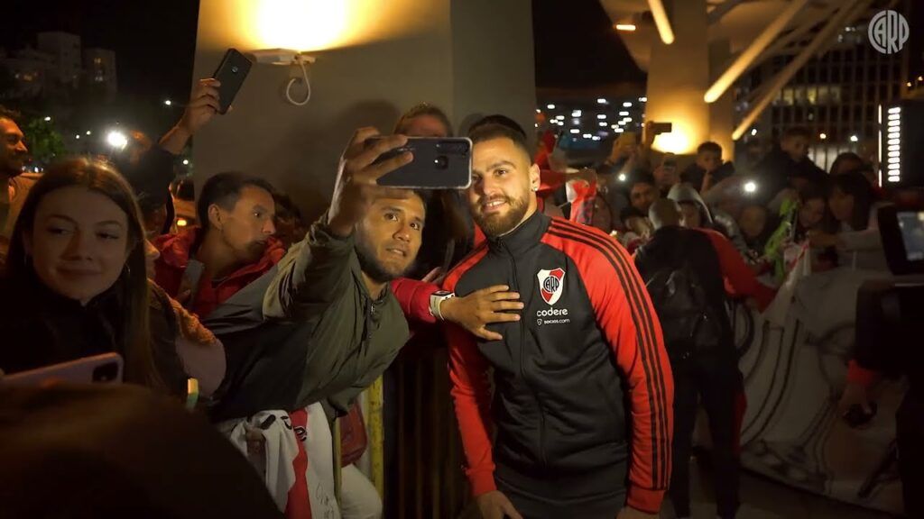 (VIDEO) ✈️ River de viaje y con nuestra gente ⚪❤️⚪| 🆚 Patronato