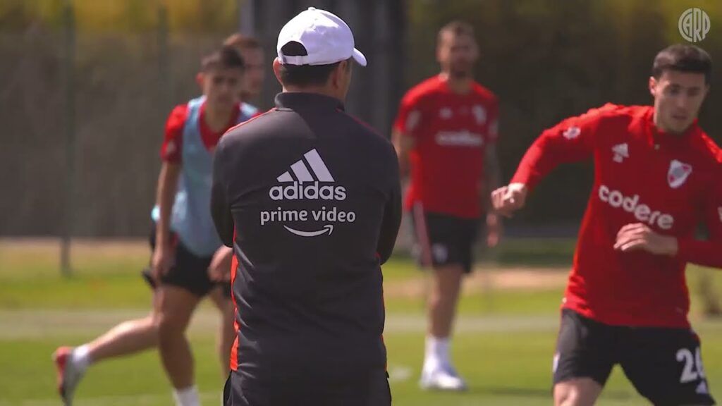 (VIDEO) Bajo la mirada del #MuñecoEterno 💖 | Entrenamiento en River Camp ⚽